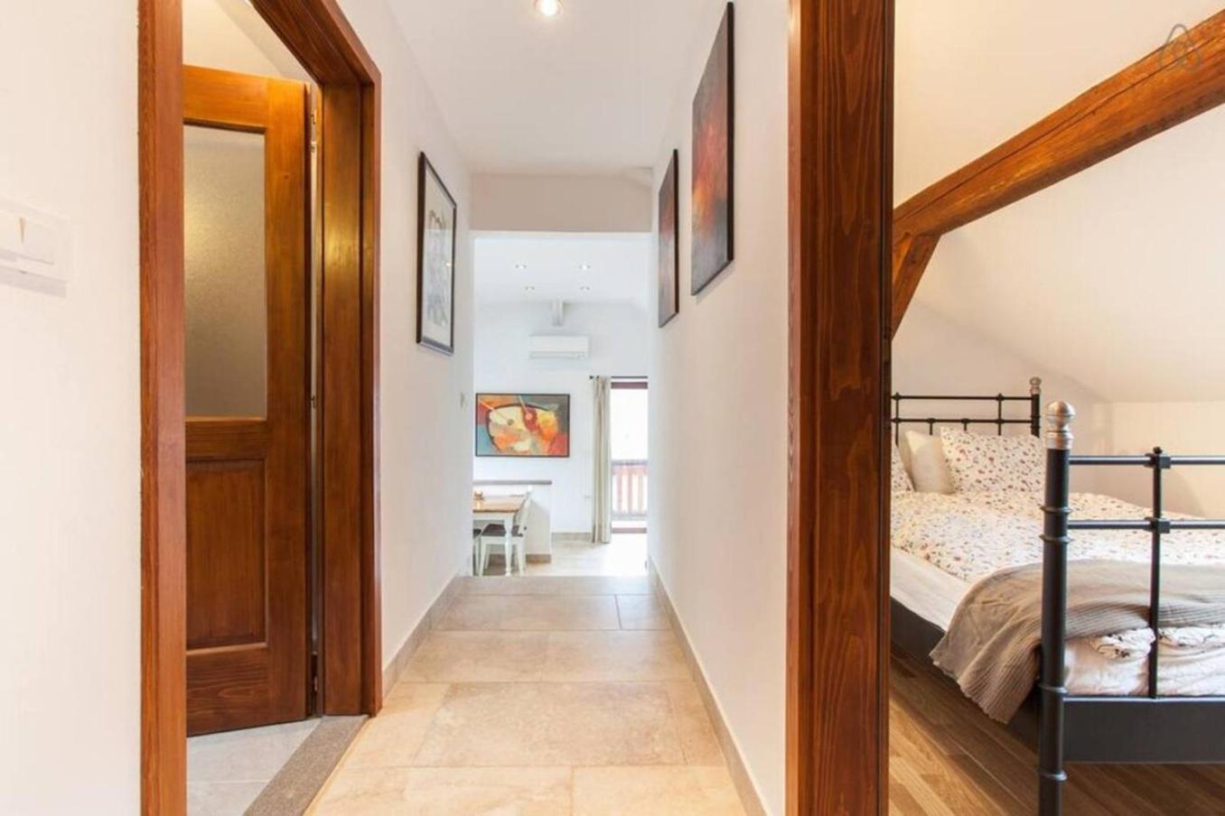 House Maharac With 3 Apartments Till 18 Persons Kamno エクステリア 写真