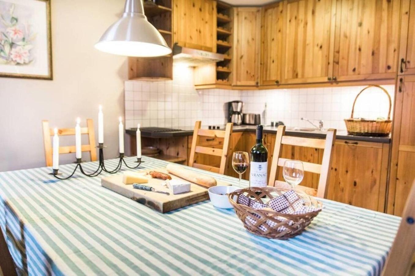 House Maharac With 3 Apartments Till 18 Persons Kamno エクステリア 写真